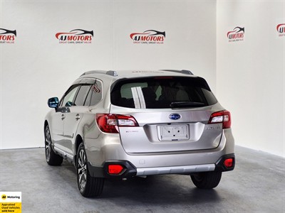 2015 Subaru Outback - Thumbnail