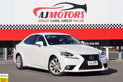 2014 Lexus IS 300h