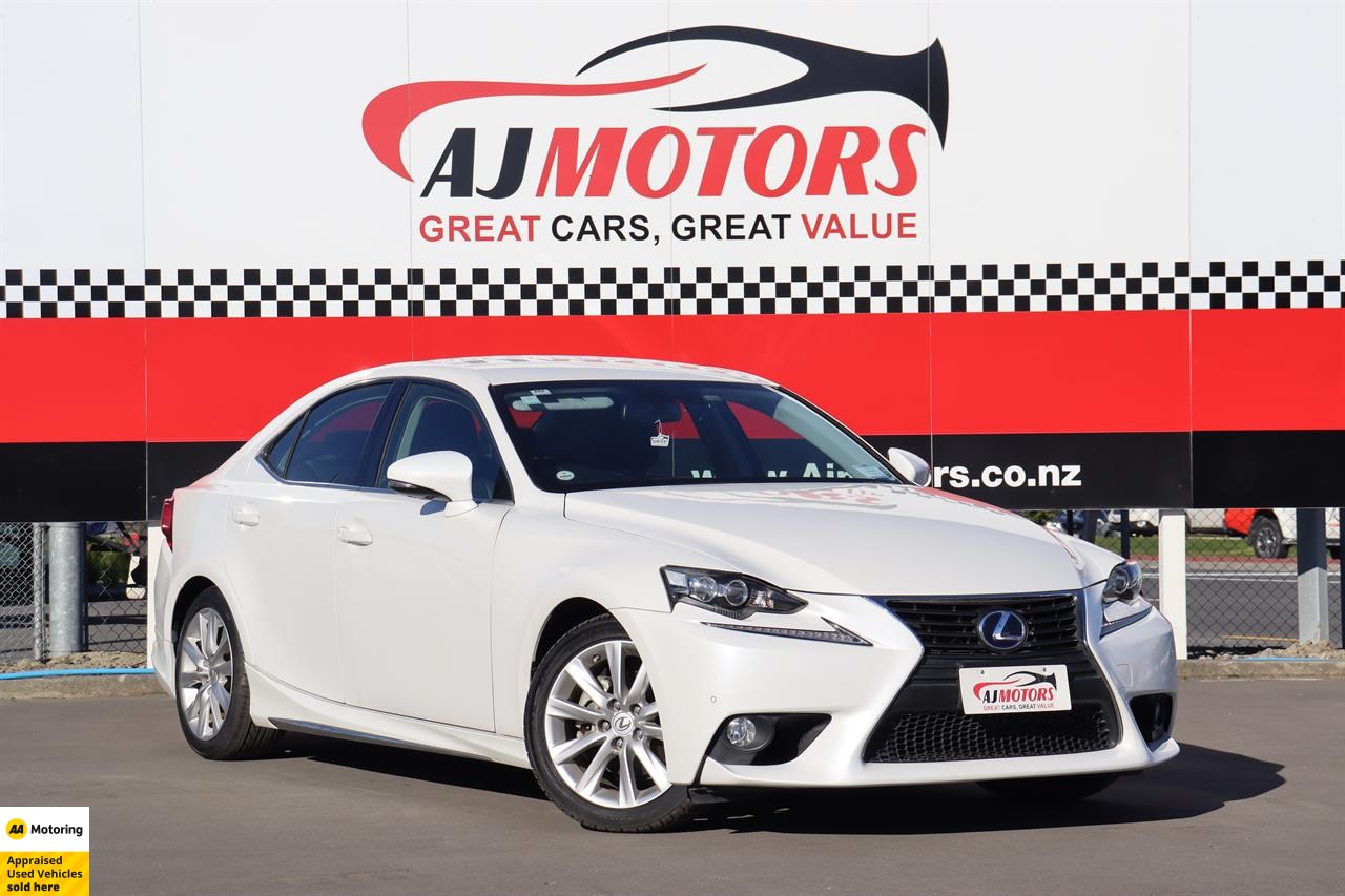 2014 Lexus IS 300h