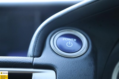 2014 Lexus IS 300h - Thumbnail