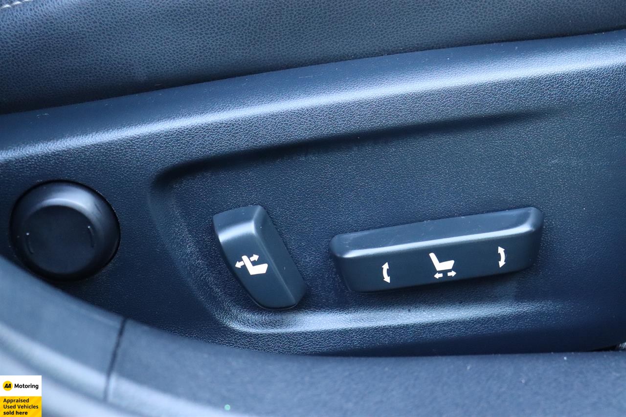 2014 Lexus IS 300h