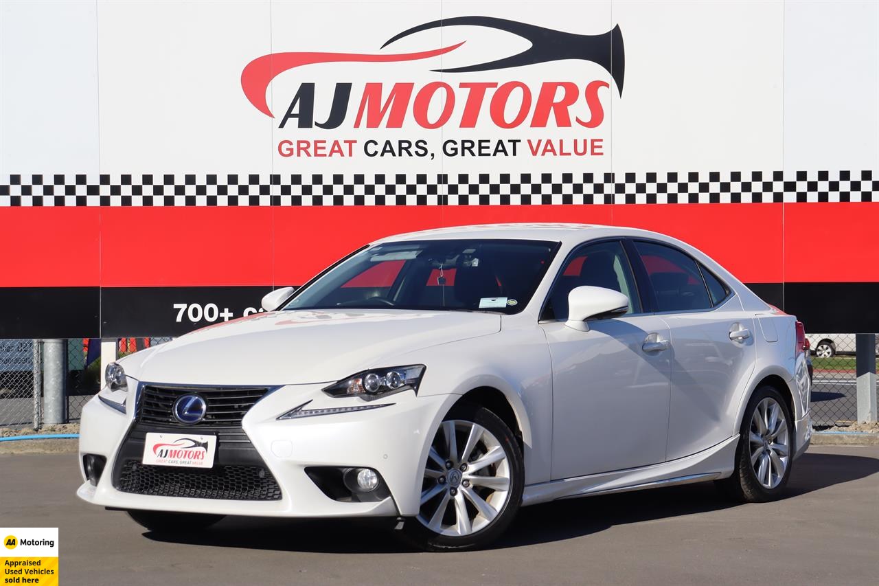2014 Lexus IS 300h