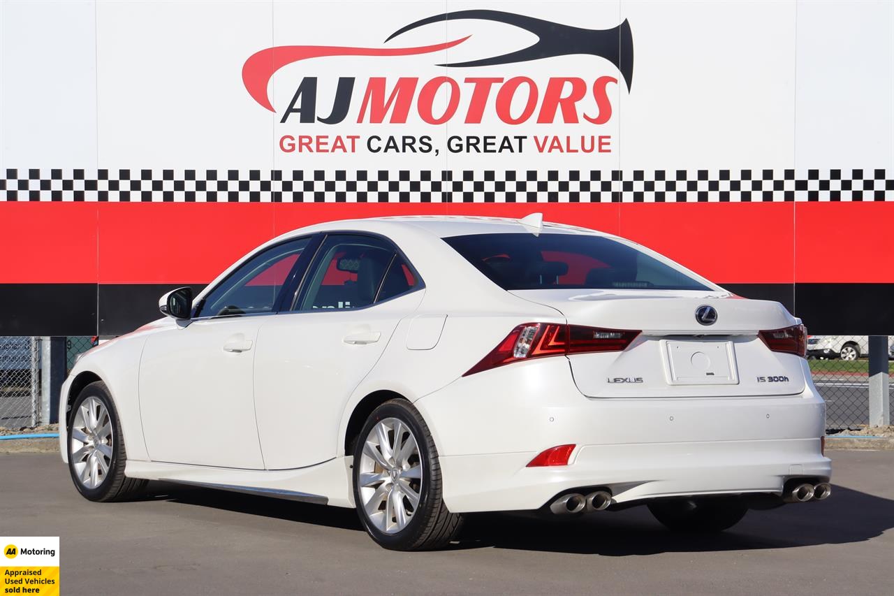 2014 Lexus IS 300h