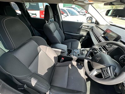 2022 Mitsubishi Outlander - Thumbnail