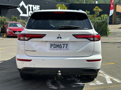 2022 Mitsubishi Outlander - Thumbnail