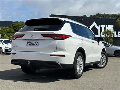 2022 Mitsubishi Outlander - Thumbnail