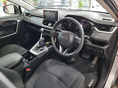 2021 Toyota RAV4 - Thumbnail