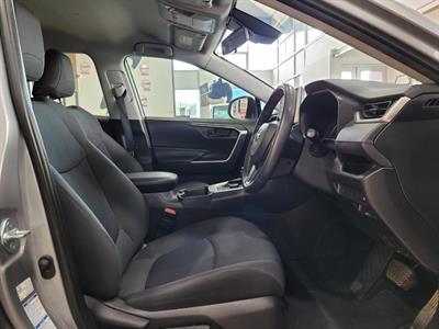 2021 Toyota RAV4 - Thumbnail