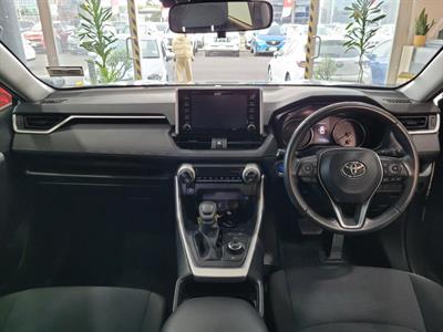2021 Toyota RAV4 - Thumbnail