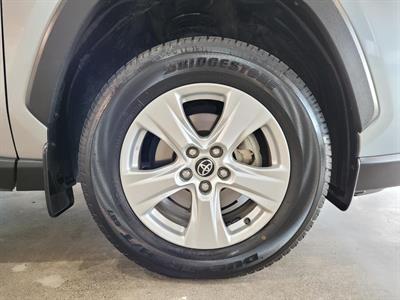 2021 Toyota RAV4 - Thumbnail