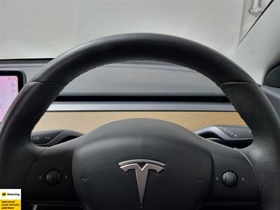 2020 Tesla Model 3 - Thumbnail