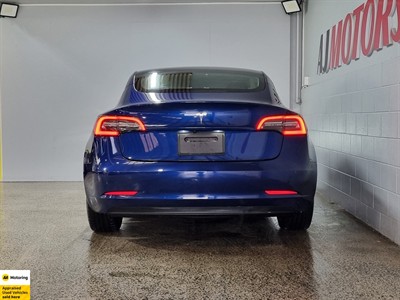 2020 Tesla Model 3 - Thumbnail