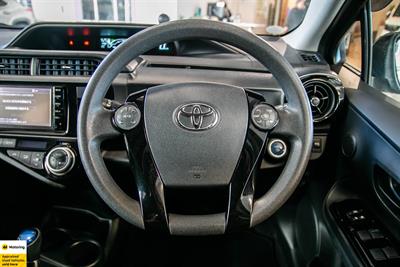 2016 Toyota Aqua - Thumbnail