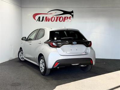 2021 Toyota Yaris - Thumbnail