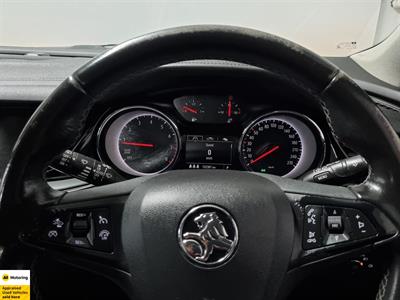 2019 Holden Commodore - Thumbnail