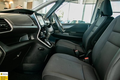 2018 Nissan Serena - Thumbnail