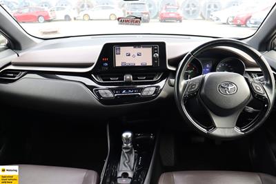 2017 Toyota C-HR - Thumbnail