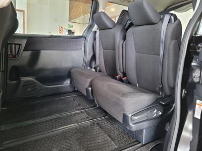2014 Toyota Noah - Thumbnail