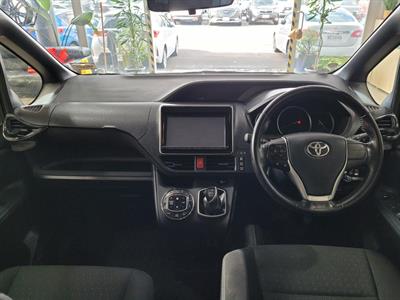 2014 Toyota Noah - Thumbnail