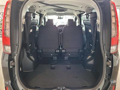 2014 Toyota Noah - Thumbnail