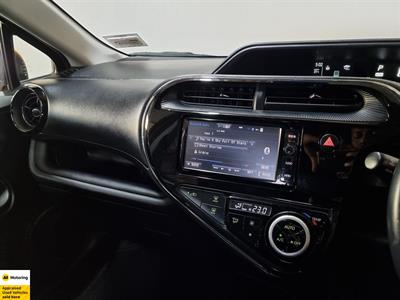 2017 Toyota Aqua - Thumbnail