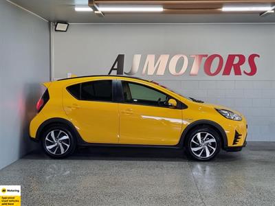 2017 Toyota Aqua - Thumbnail