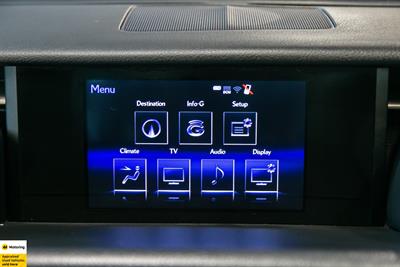 2013 Lexus IS 300h - Thumbnail