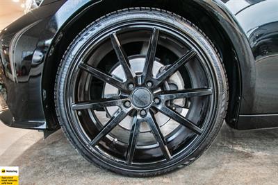 2013 Lexus IS 300h - Thumbnail