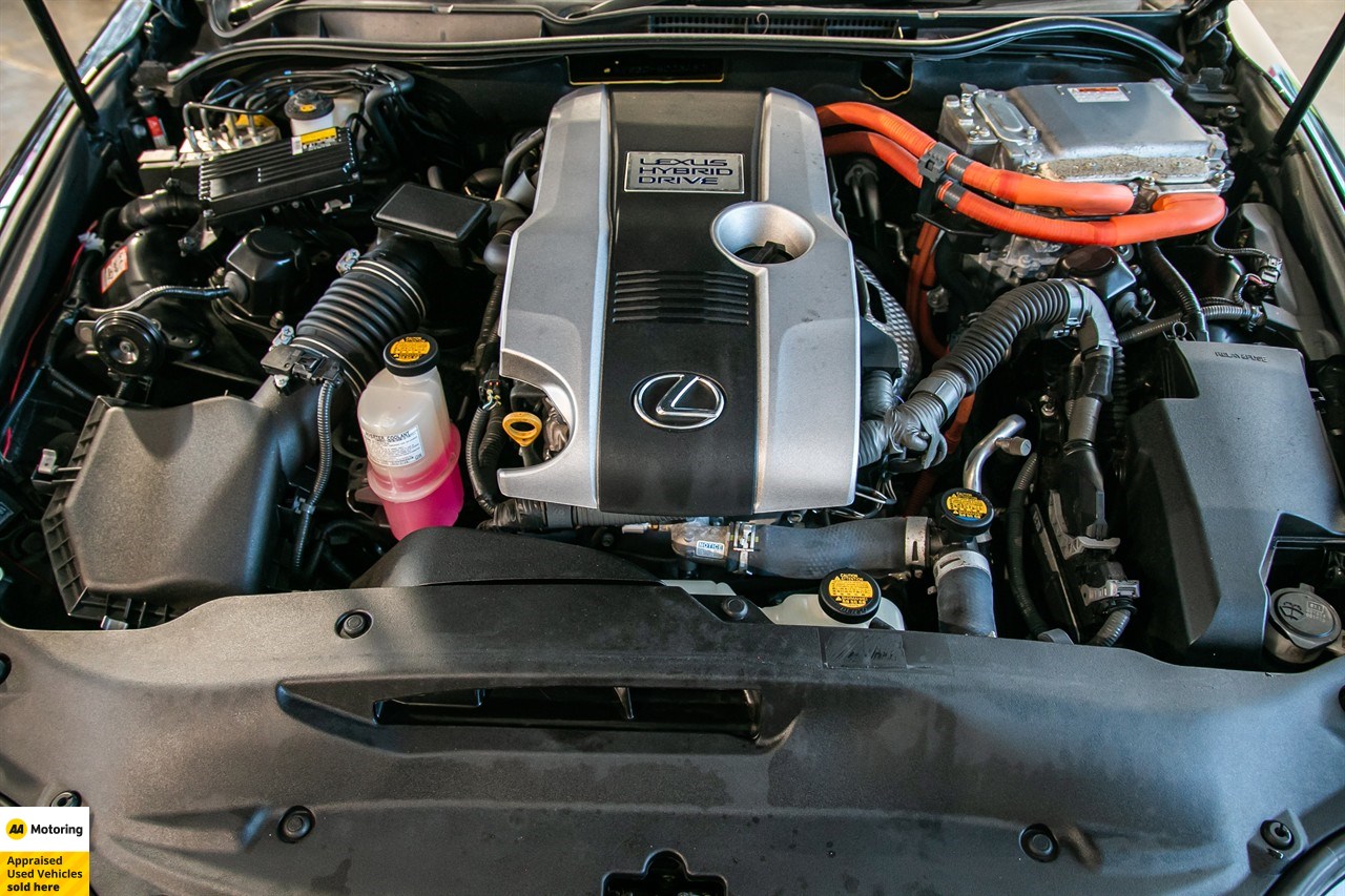 2013 Lexus IS 300h
