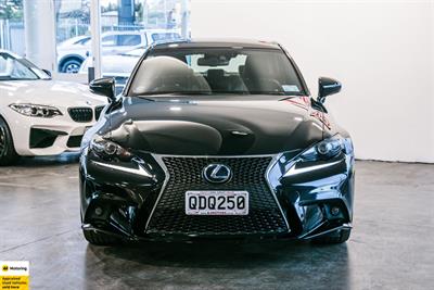 2013 Lexus IS 300h - Thumbnail