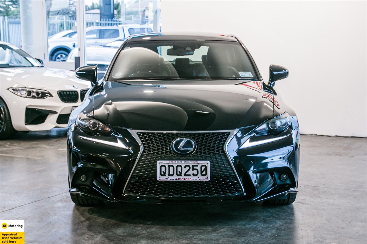 2013 Lexus IS 300h