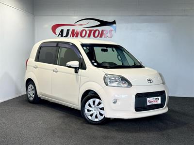 2013 Toyota Porte - Thumbnail