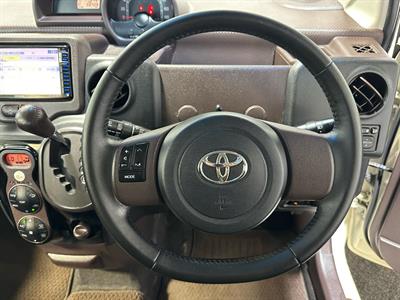 2013 Toyota Porte - Thumbnail
