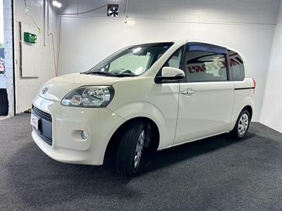 2013 Toyota Porte - Thumbnail