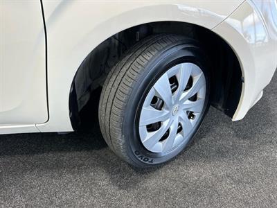 2013 Toyota Porte - Thumbnail