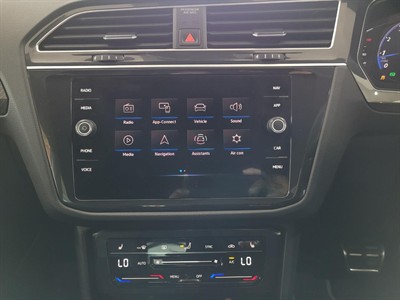 2021 Volkswagen Tiguan - Thumbnail