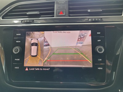 2021 Volkswagen Tiguan - Thumbnail