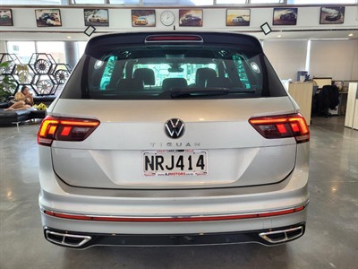 2021 Volkswagen Tiguan - Thumbnail