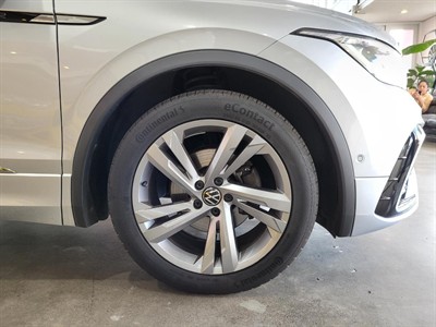 2021 Volkswagen Tiguan - Thumbnail