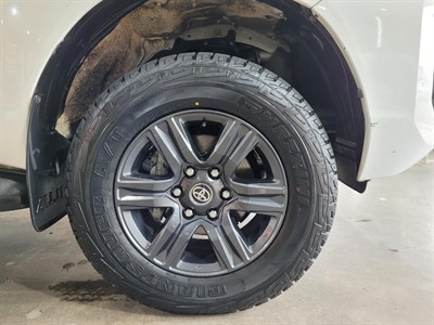 2023 Toyota Hilux - Thumbnail