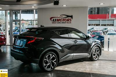 2017 Toyota C-HR - Thumbnail