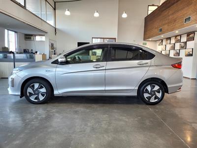 2017 Honda Grace - Thumbnail