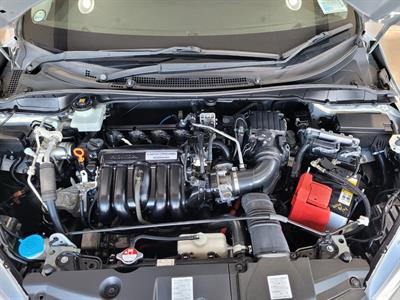 2017 Honda Grace - Thumbnail