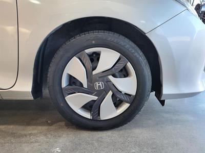 2017 Honda Grace - Thumbnail