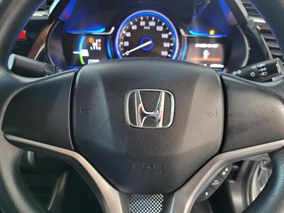 2017 Honda Grace - Thumbnail