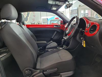 2013 Volkswagen Beetle - Thumbnail