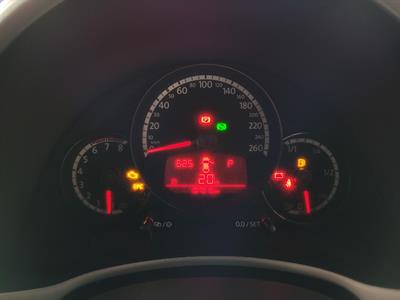 2013 Volkswagen Beetle - Thumbnail