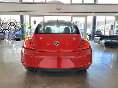 2013 Volkswagen Beetle - Thumbnail
