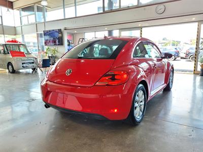 2013 Volkswagen Beetle - Thumbnail