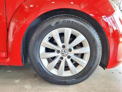 2013 Volkswagen Beetle - Thumbnail